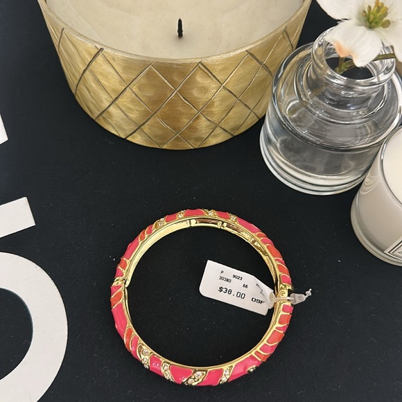 Pink Rhin Cache Bangle - Picture 3 of 7